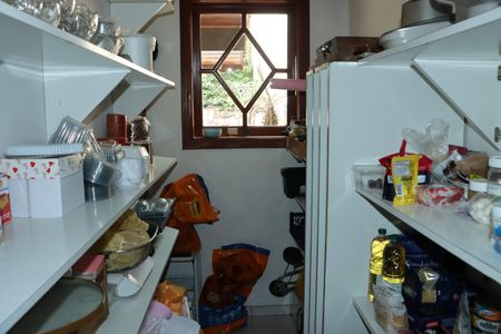 Casa de condomínio para alugar com 1100m², 4 quartos e 6 vagasDespensa