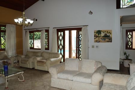 Casa de condomínio para alugar com 1100m², 4 quartos e 6 vagasSala