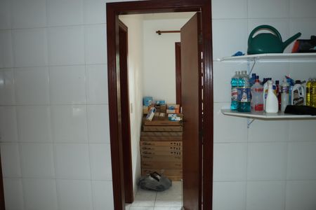 Casa de condomínio para alugar com 1100m², 4 quartos e 6 vagasÁrea de Serviço