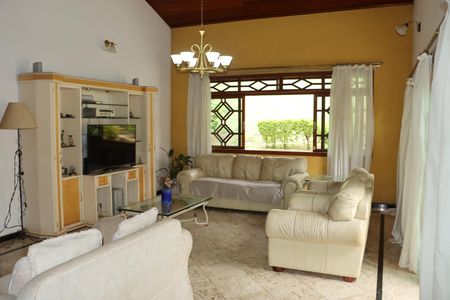 Casa de condomínio para alugar com 1100m², 4 quartos e 6 vagasSala