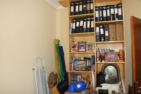 Casa de condomínio para alugar com 1100m², 4 quartos e 6 vagasEscritório