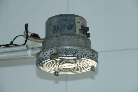 Casa de condomínio para alugar com 1100m², 4 quartos e 6 vagasBanheiro de Serviço