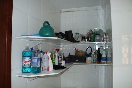 Casa de condomínio para alugar com 1100m², 4 quartos e 6 vagasÁrea de Serviço