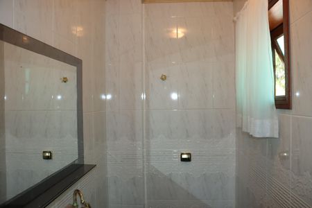 Casa de condomínio para alugar com 1100m², 4 quartos e 6 vagasLavabo