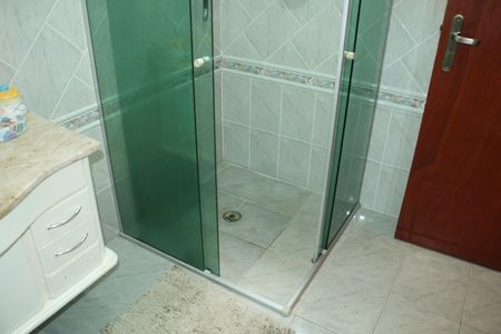 Casa de condomínio para alugar com 1100m², 4 quartos e 6 vagasBanheiro da Suíte 3