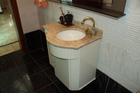 Casa de condomínio para alugar com 1100m², 4 quartos e 6 vagasLavabo