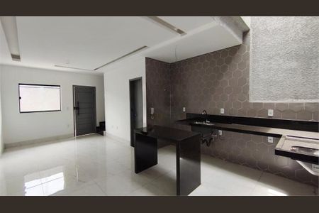 Casa à venda com 2 quartos, 96m² em Vila Paranagua, São Paulo