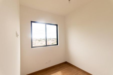 Quarto 2 de apartamento para alugar com 2 quartos, 60m² em Capão Raso, Curitiba