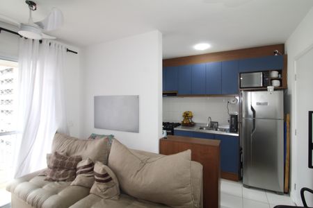 Sala / Cozinha de apartamento para alugar com 2 quartos, 41m² em Vila Guaca, São Paulo