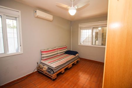 Casa à venda com 294m², 6 quartos e 4 vagas Casa à venda com 294m², 6 quartos e 4 vagasQuarto 2