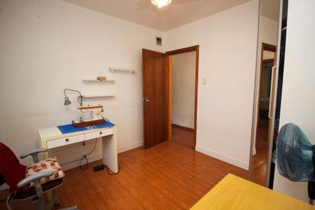 Casa à venda com 294m², 6 quartos e 4 vagas Casa à venda com 294m², 6 quartos e 4 vagasQuarto 3