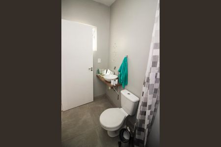 Casa à venda com 294m², 6 quartos e 4 vagas Casa à venda com 294m², 6 quartos e 4 vagasBanheiro 1