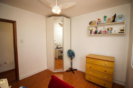 Casa à venda com 294m², 6 quartos e 4 vagas Casa à venda com 294m², 6 quartos e 4 vagasQuarto 3