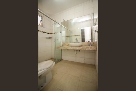 Casa à venda com 294m², 6 quartos e 4 vagas Casa à venda com 294m², 6 quartos e 4 vagasBanheiro da Suíte 2