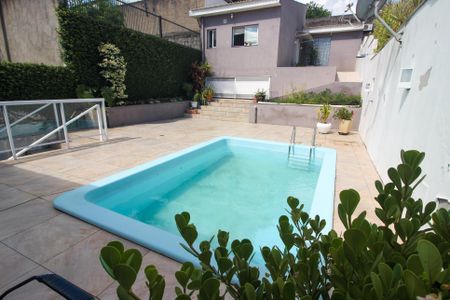 Casa à venda com 294m², 6 quartos e 4 vagas Casa à venda com 294m², 6 quartos e 4 vagasPiscina