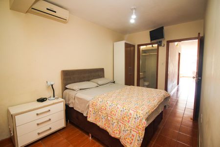 Casa à venda com 294m², 6 quartos e 4 vagas Casa à venda com 294m², 6 quartos e 4 vagasSuíte 1