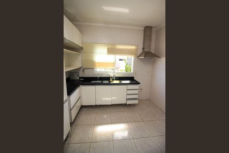 Casa à venda com 294m², 6 quartos e 4 vagas Casa à venda com 294m², 6 quartos e 4 vagasCozinha 2