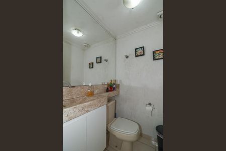 Casa de condomínio à venda com 200m², 4 quartos e 5 vagasLavabo