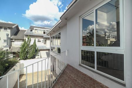Casa de condomínio à venda com 200m², 4 quartos e 5 vagasVaranda Quarto 2