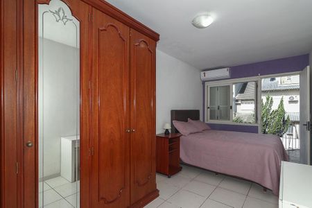 Casa de condomínio à venda com 200m², 4 quartos e 5 vagasQuarto 2