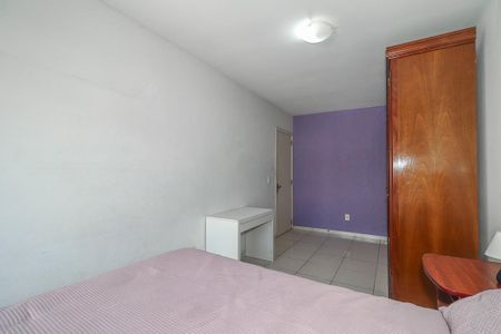 Casa de condomínio à venda com 200m², 4 quartos e 5 vagasQuarto 2