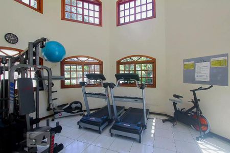 Casa de condomínio à venda com 200m², 4 quartos e 5 vagasÁrea comum - Academia