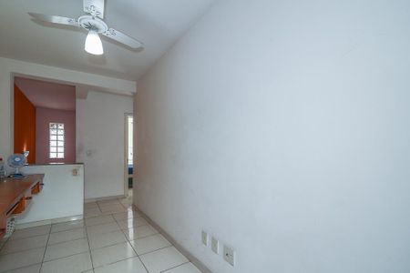 Casa de condomínio à venda com 200m², 4 quartos e 5 vagasEscritório