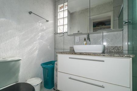 Casa de condomínio à venda com 200m², 4 quartos e 5 vagasBanheiro da Suíte