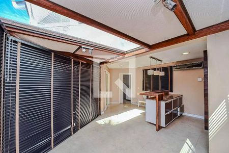 Casa de condomínio à venda com 200m², 4 quartos e 5 vagasÁrea comum - Churrasqueira