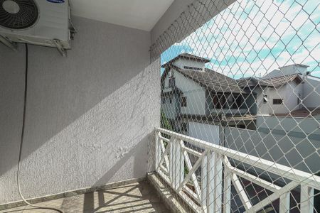 Casa de condomínio à venda com 200m², 4 quartos e 5 vagasVaranda da Suíte