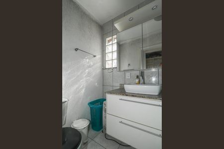 Casa de condomínio à venda com 200m², 4 quartos e 5 vagasBanheiro da Suíte