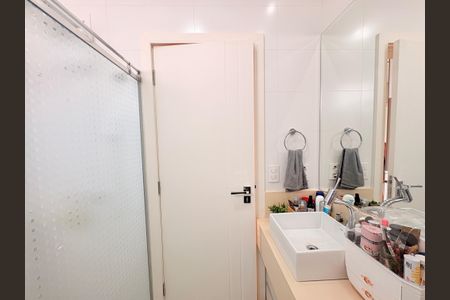 Casa de condomínio à venda com 193m², 3 quartos e 2 vagasLavabo