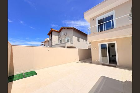 Casa de condomínio à venda com 193m², 3 quartos e 2 vagasQuintal