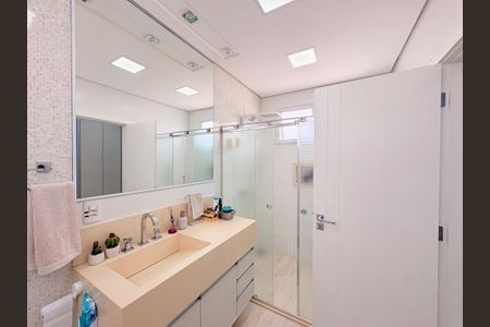 Casa de condomínio à venda com 193m², 3 quartos e 2 vagasBanheiro da Suíte