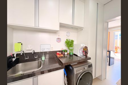 Casa de condomínio à venda com 193m², 3 quartos e 2 vagasÁrea de Serviço