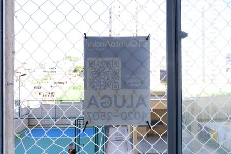 Apartamento para alugar com 32m², 2 quartos e sem vagaPlaca instalada na grade da janela do imóvel - Código da placa: KJFK-560