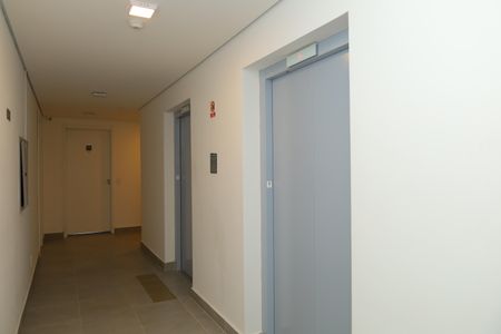 Apartamento para alugar com 32m², 2 quartos e sem vagaÁrea comum - Saguão do andar