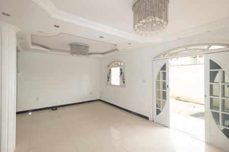 Sala de casa para alugar com 4 quartos, 200m² em Campo Grande, Rio de Janeiro