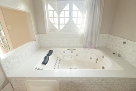 Casa para alugar com 200m², 4 quartos e 4 vagasBanheiro da Suíte