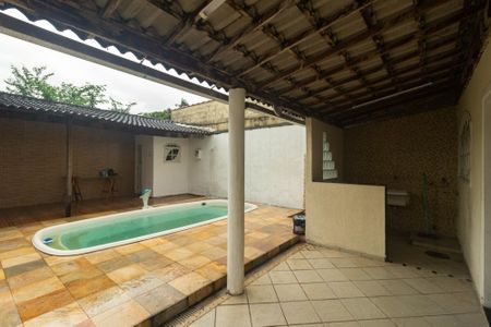 Casa para alugar com 200m², 4 quartos e 4 vagasQuintal