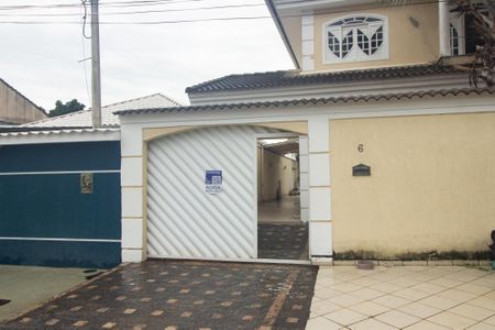 Casa para alugar com 200m², 4 quartos e 4 vagasFachada