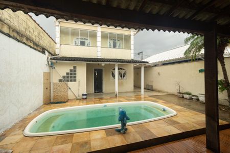 Casa para alugar com 200m², 4 quartos e 4 vagasQuintal