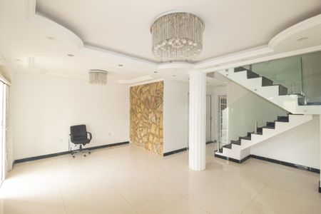 Sala de casa para alugar com 4 quartos, 200m² em Campo Grande, Rio de Janeiro