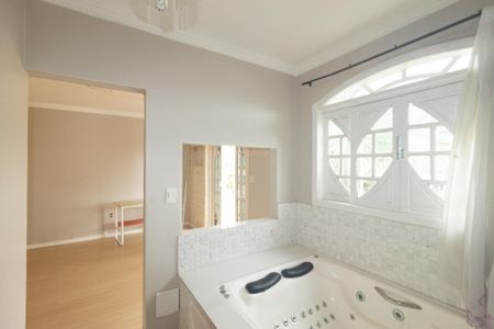 Casa para alugar com 200m², 4 quartos e 4 vagasBanheiro da Suíte