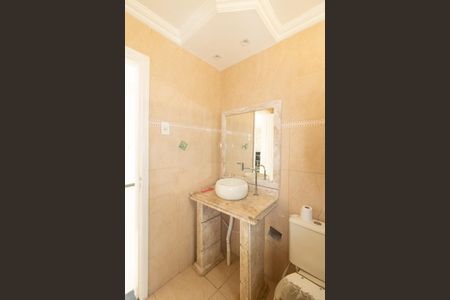 Casa para alugar com 200m², 4 quartos e 4 vagasBanheiro Social 1