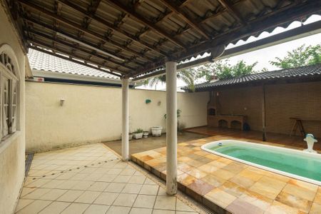 Casa para alugar com 200m², 4 quartos e 4 vagasQuintal