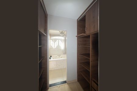 Casa para alugar com 200m², 4 quartos e 4 vagasCloset da Suíte