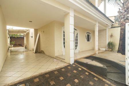 Casa para alugar com 200m², 4 quartos e 4 vagasQuintal