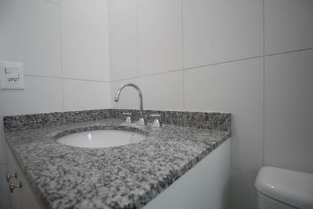 Apartamento para alugar com 69m², 2 quartos e 1 vaga Apartamento para alugar com 69m², 2 quartos e 1 vagaBanheiro