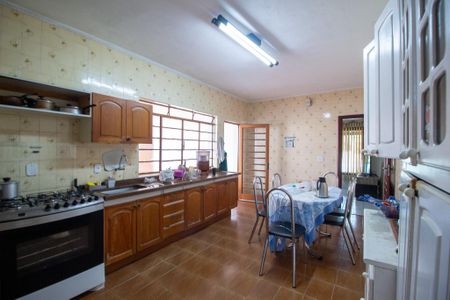 Casa para alugar com 400m², 3 quartos e 2 vagasCozinha 